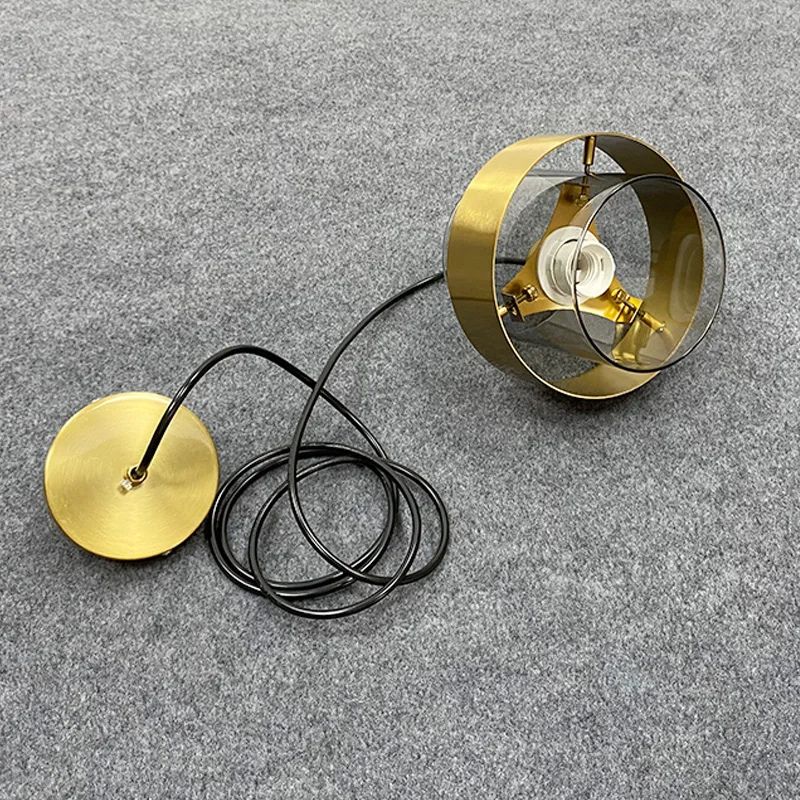Suspension design et élégante en verre – Image 4