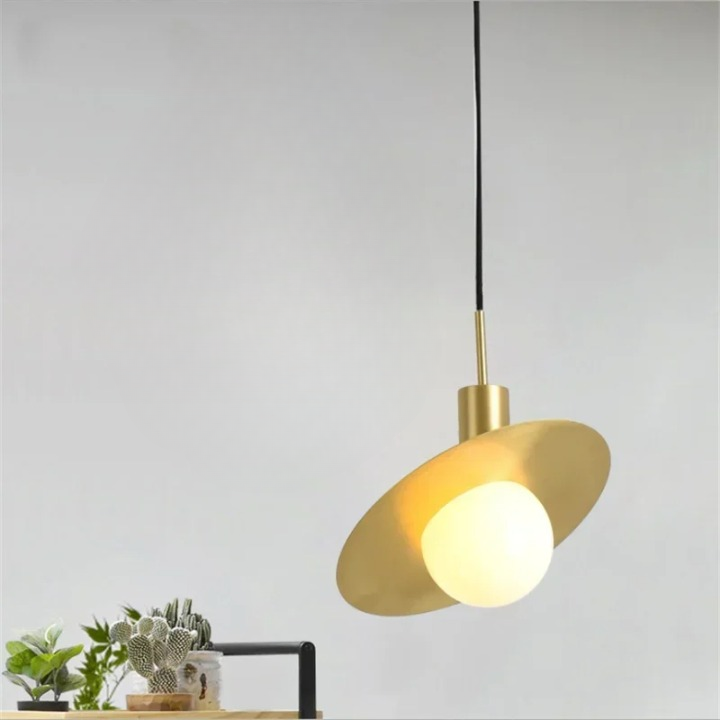 Suspension LED en forme de planète saturne dorée – Image 6